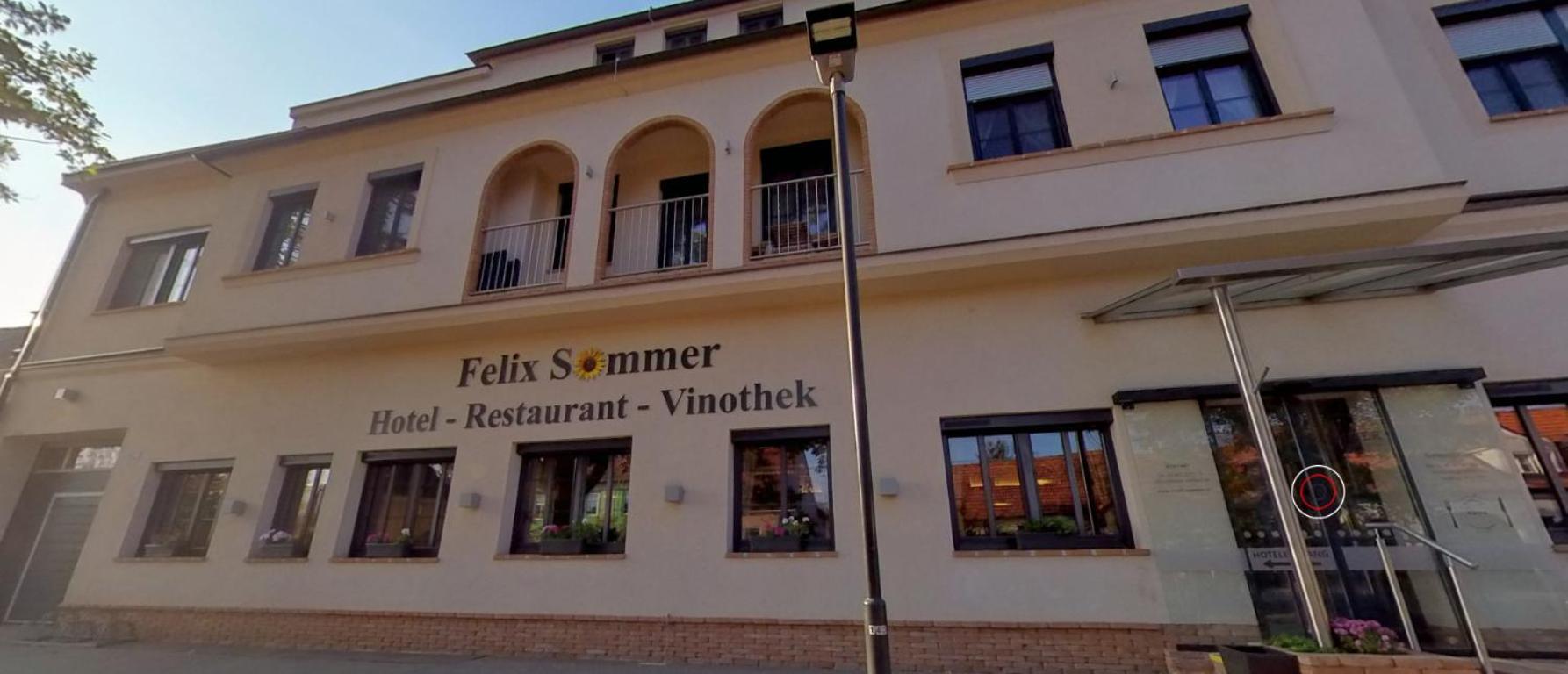 Hotel-Restaurant-Vinothek Felix Sommer Auersthal Eksteriør billede